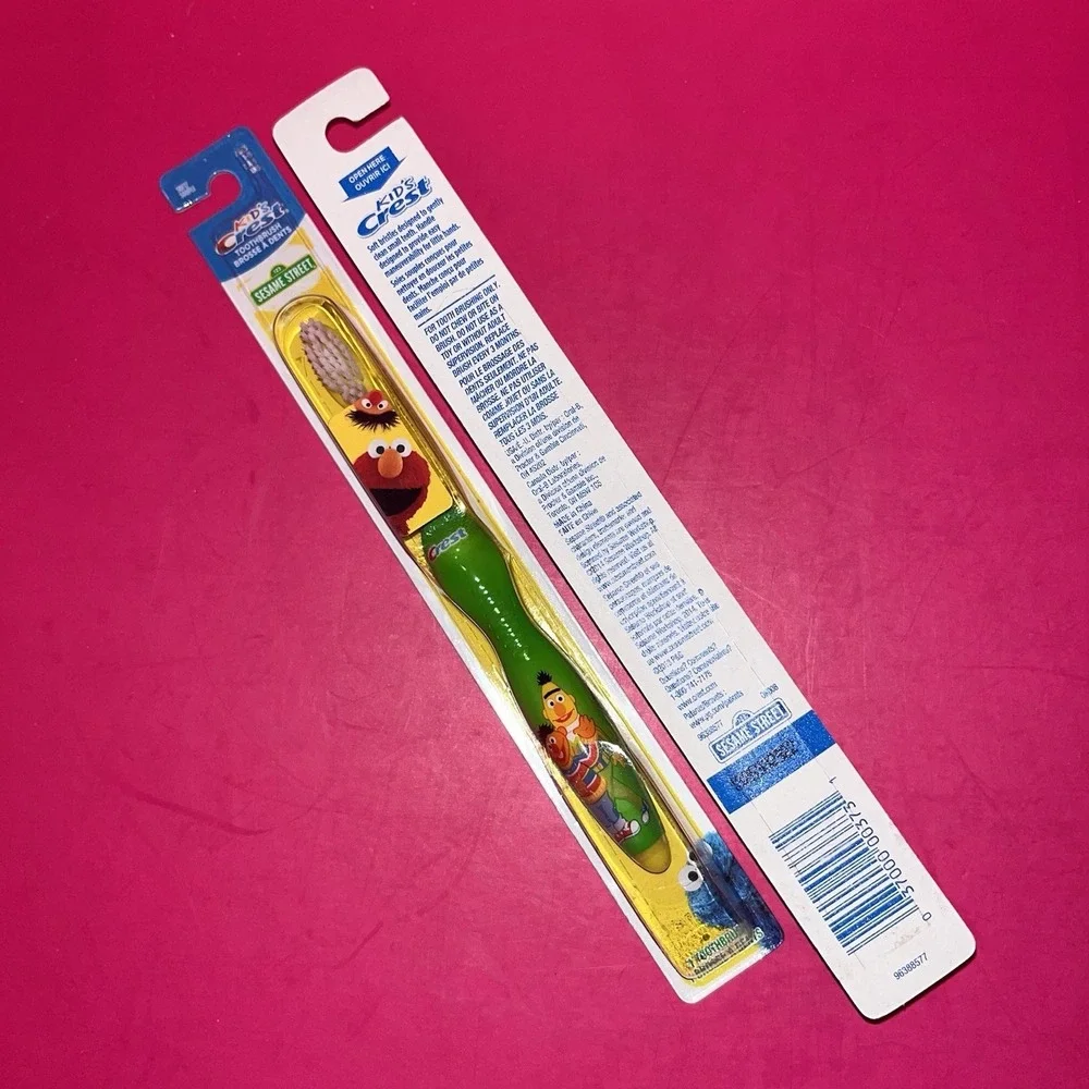 Crest Kids Sesame Street Soft Bristle Elmo/Bert & Ernie Toothbrushes (set/2)‎